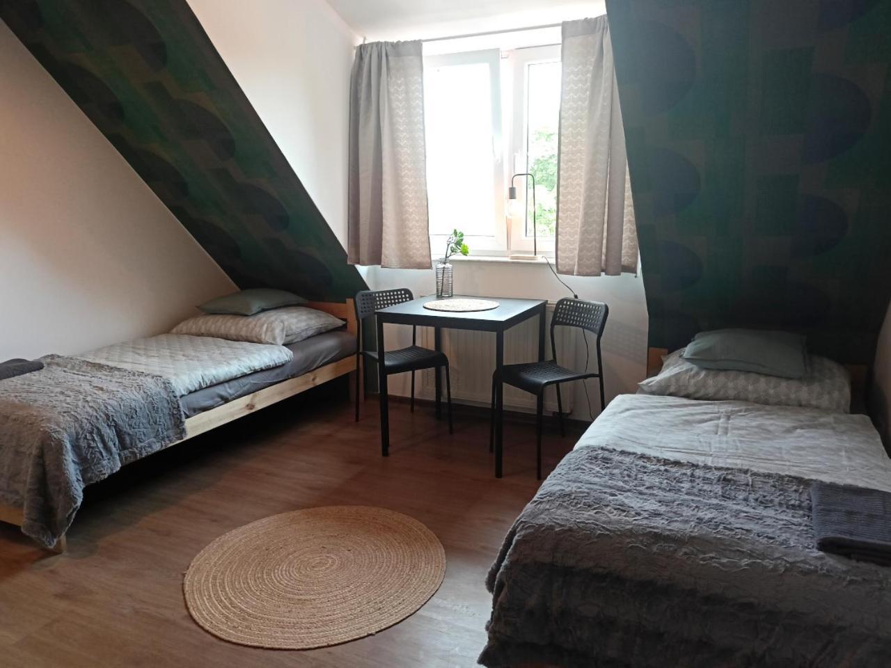 Lemuria Pokoje Hostel Chojnowska A Легниця Екстер'єр фото