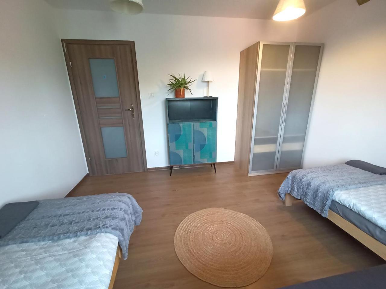 Lemuria Pokoje Hostel Chojnowska A Легниця Екстер'єр фото