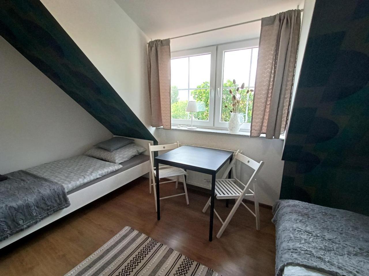 Lemuria Pokoje Hostel Chojnowska A Легниця Екстер'єр фото